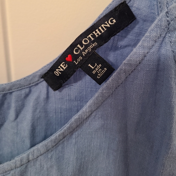 🌟 Denim Tie Tank Top Size Large - Picture 2 of 7